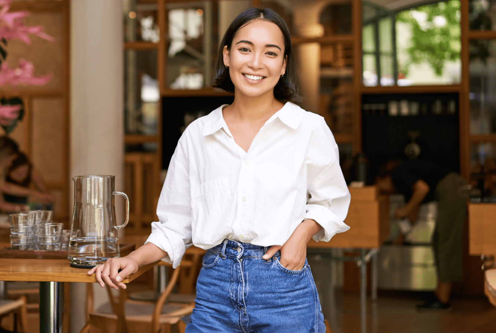 portrait-young-businesswoman-her-own-cafe-manager-standing-near-entrance-inviting-you 1-min portrait-young-businesswoman-her-own-cafe-manager-standing-near-entrance-inviting-you 1-min
